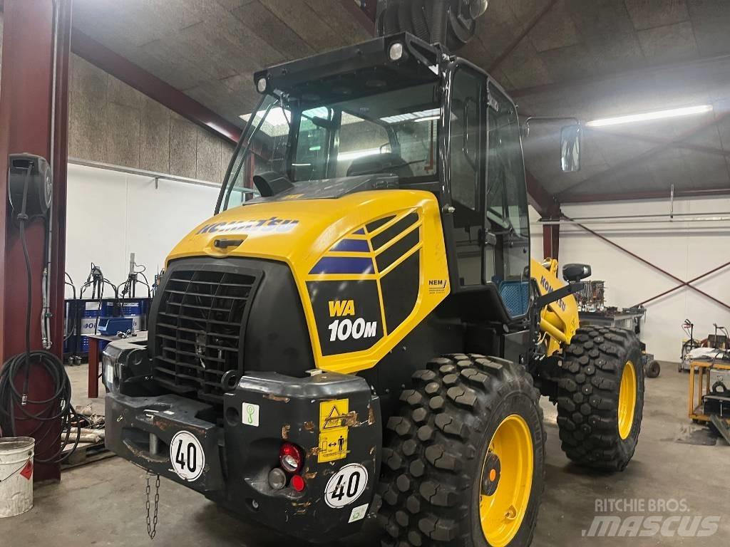 Komatsu WA100-8 Pienkuormaajat