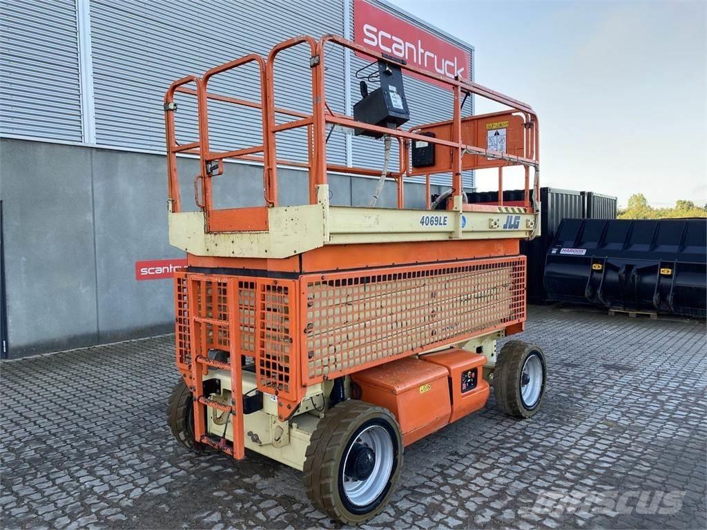 JLG 4069 Saksilavat