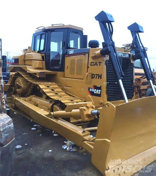 CAT D7H Telaketjupuskutraktorit