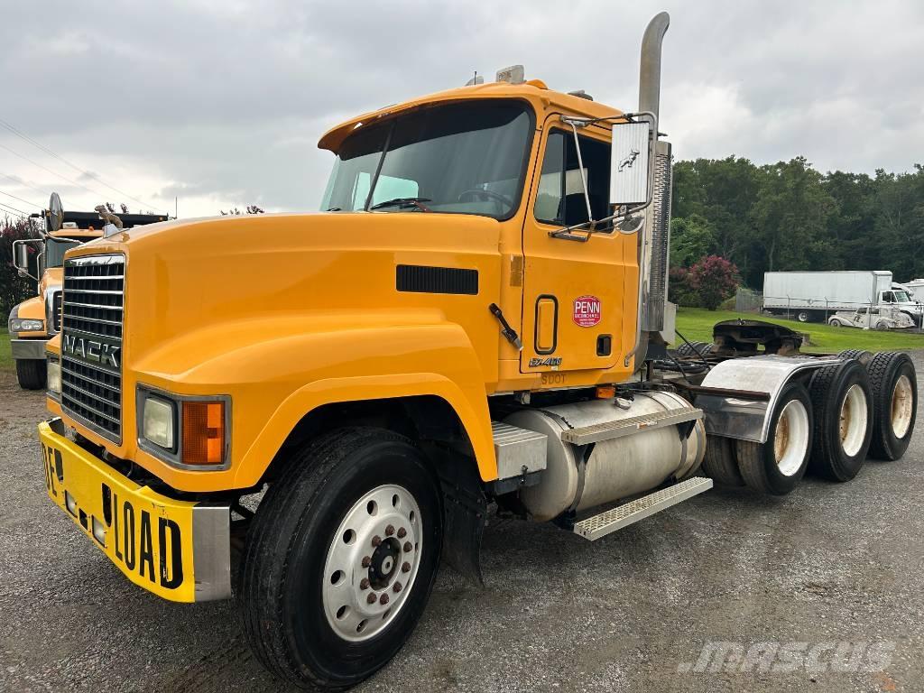 Mack CH 613 Vetopöytäautot