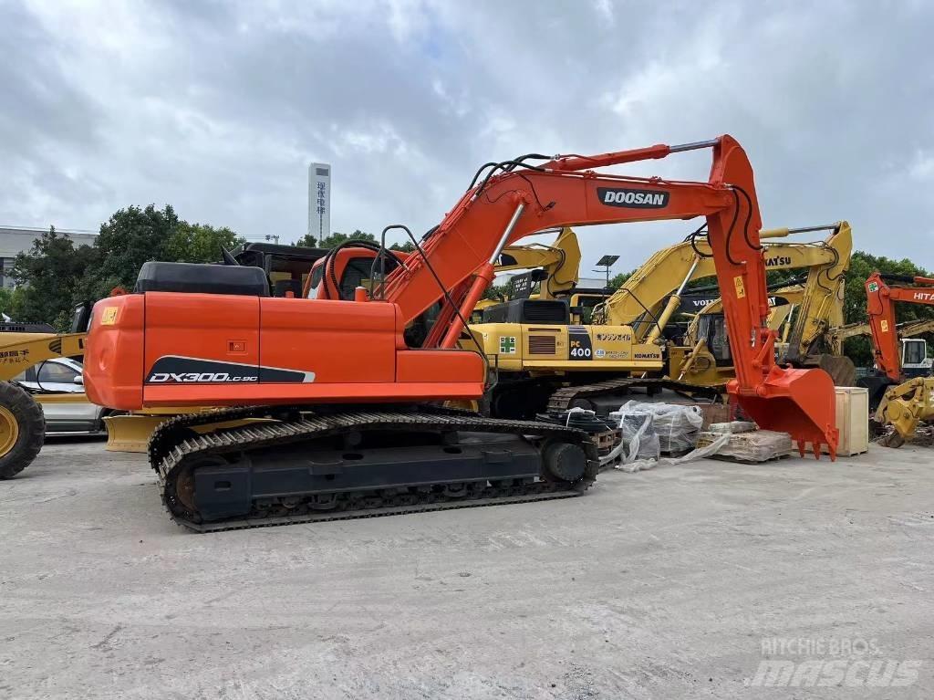 Doosan DX 300 Telakaivukoneet