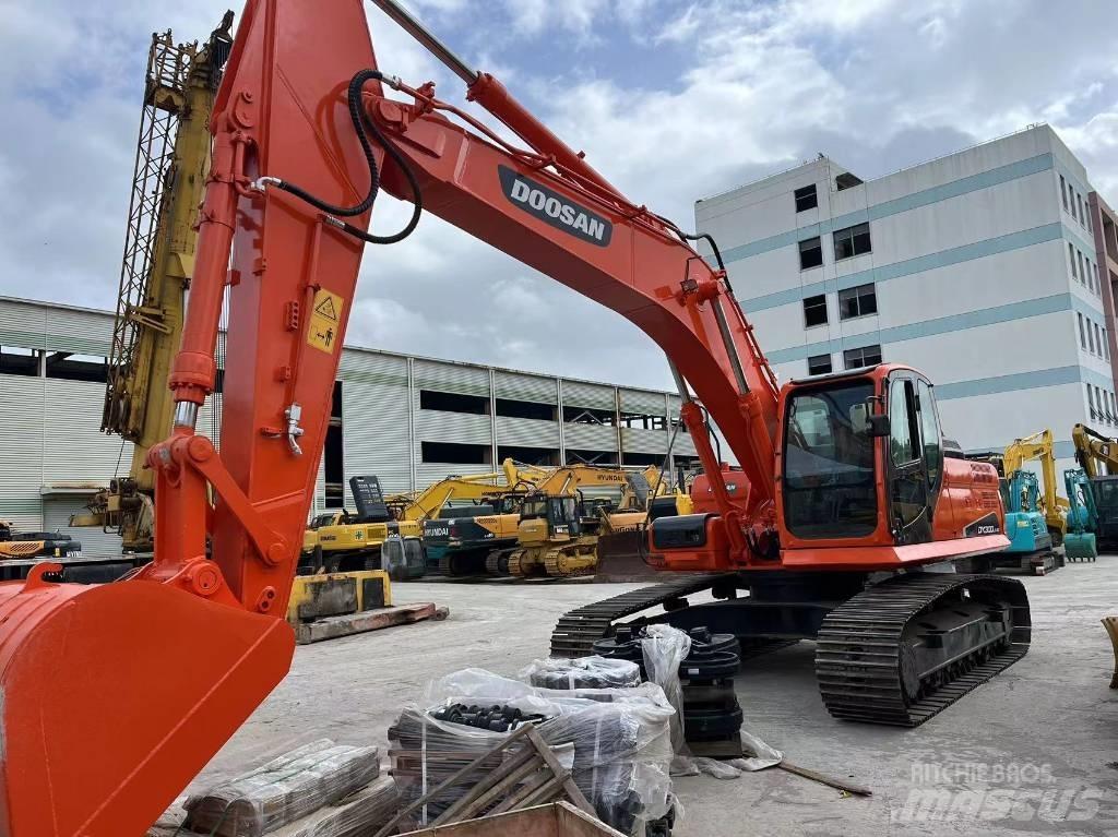 Doosan DX 300 Telakaivukoneet