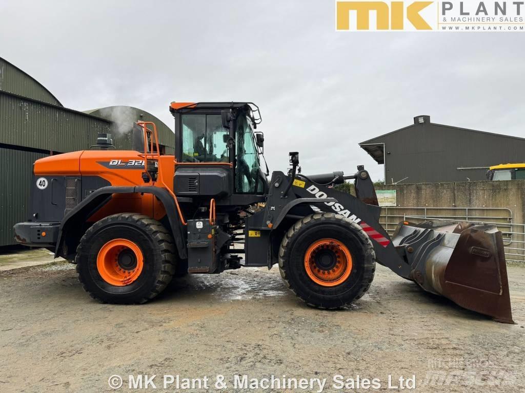 Doosan DL 320-7 Pyöräkuormaajat