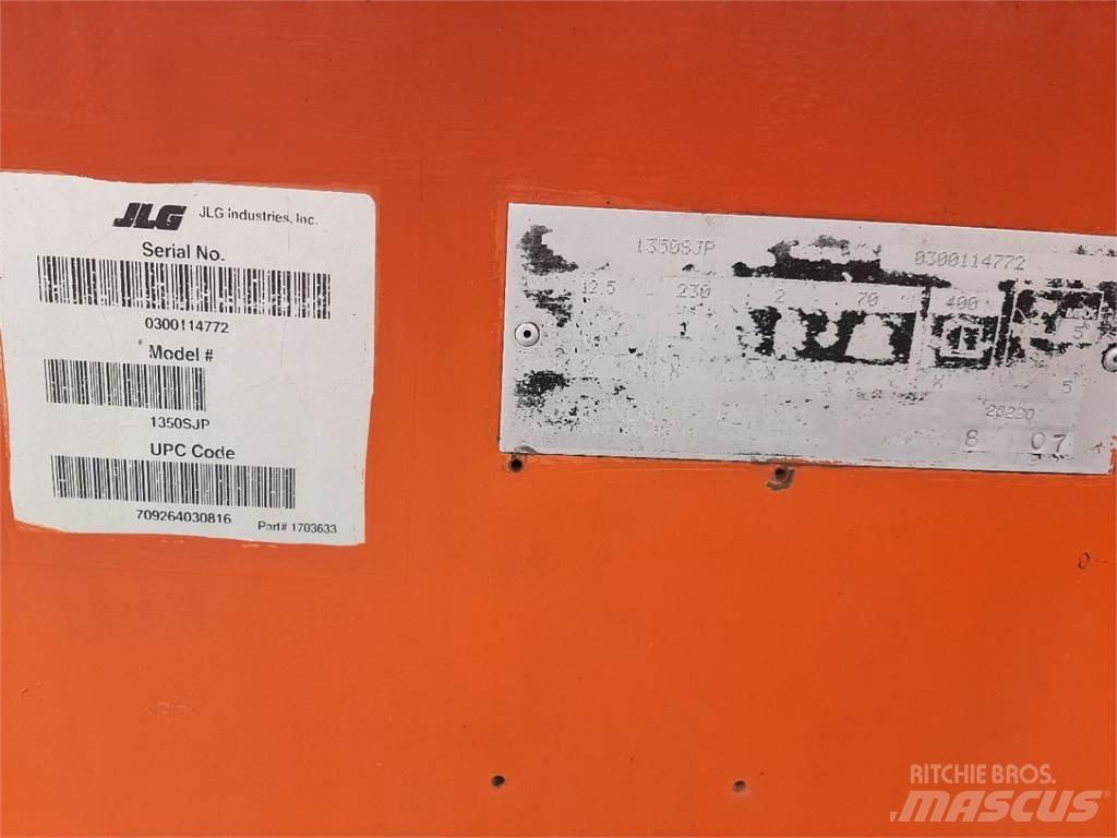 JLG 1350SJP Teleskooppipuominostimet