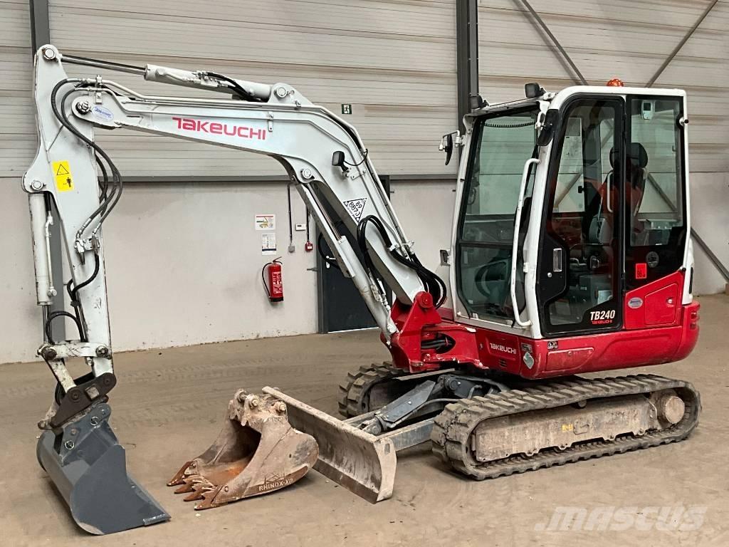 Takeuchi TB 240 Minikaivukoneet < 7t
