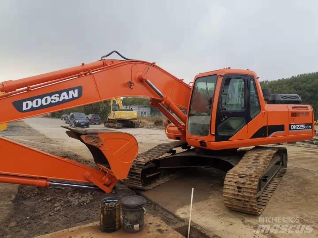 Doosan DH225LC-9 Telakaivukoneet