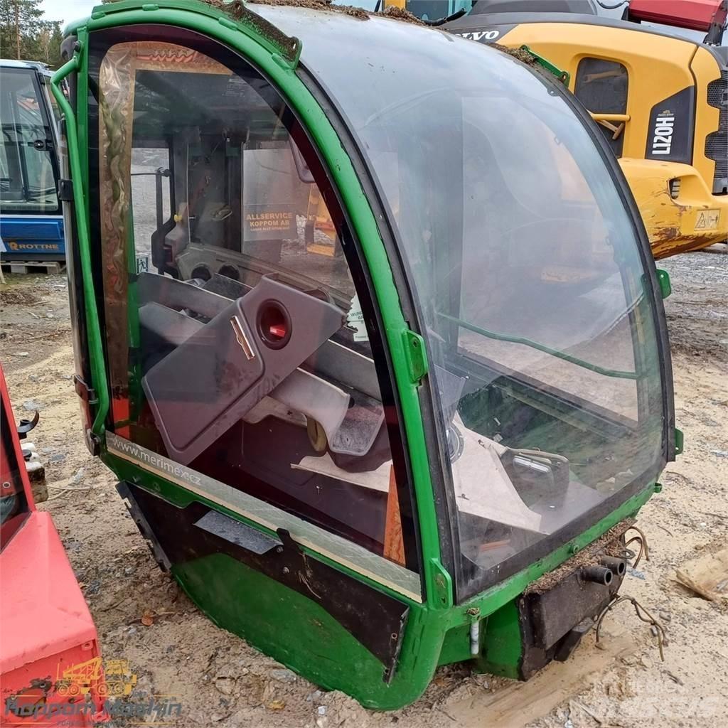 John Deere 1270e Ohjaamo ja sisusta
