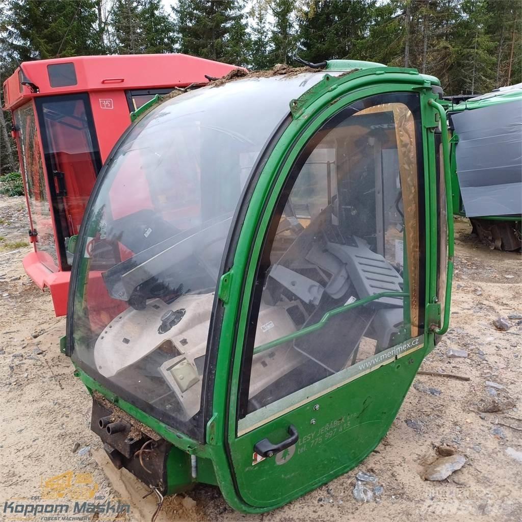 John Deere 1270e Ohjaamo ja sisusta