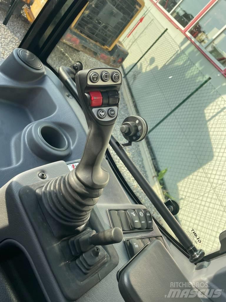 GiANT G 5000 TELE Yleiskuormaajat
