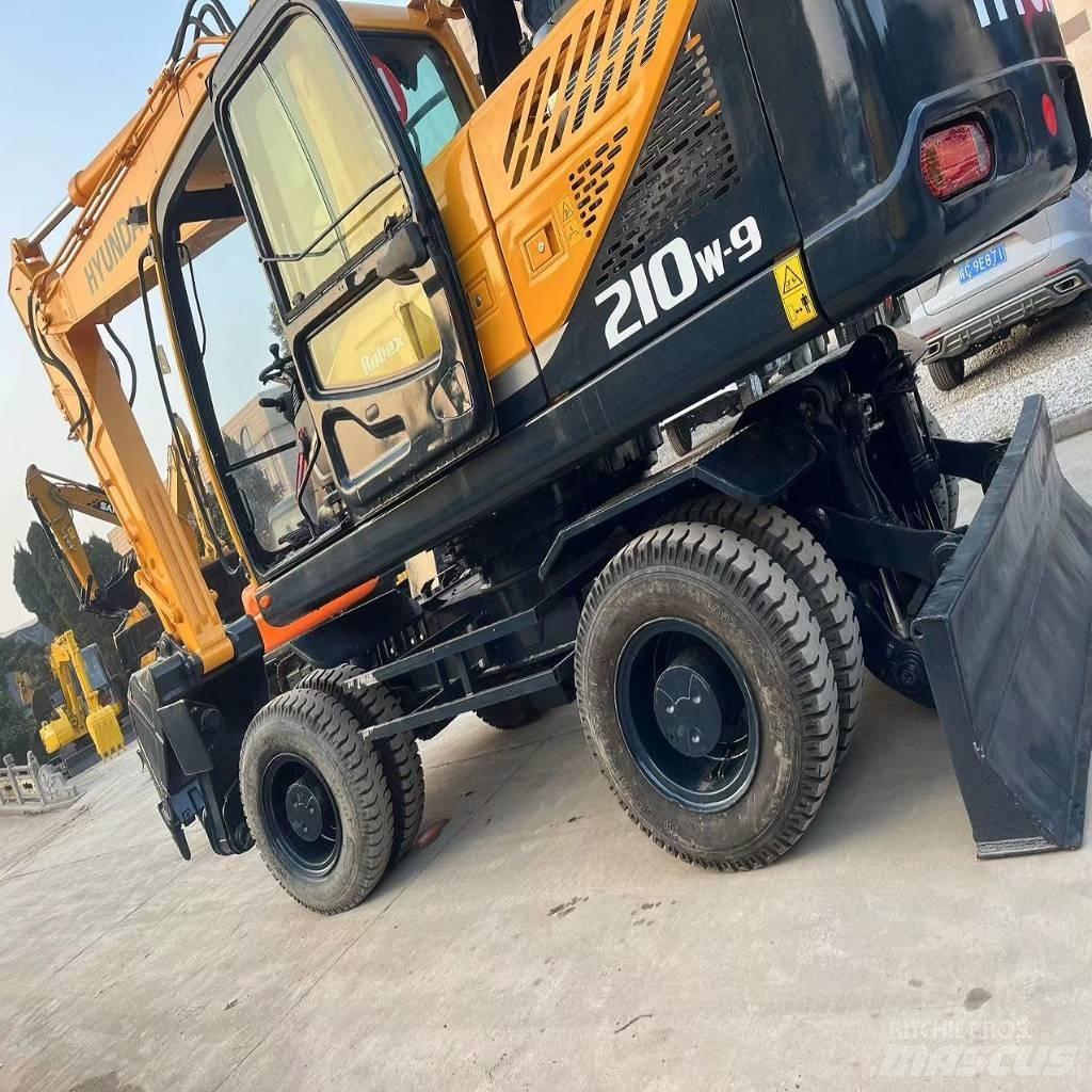 Hyundai R210W-9 Pyöräkaivukoneet