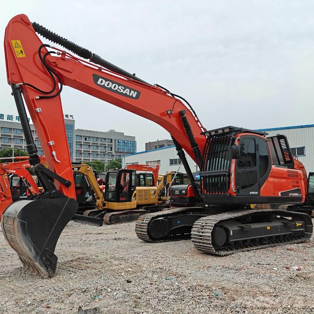 Doosan DX 225 LCA Telakaivukoneet