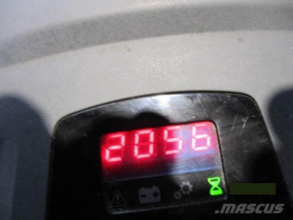 Toyota LPE 200 Lavansiirtotrukit ajotasolla