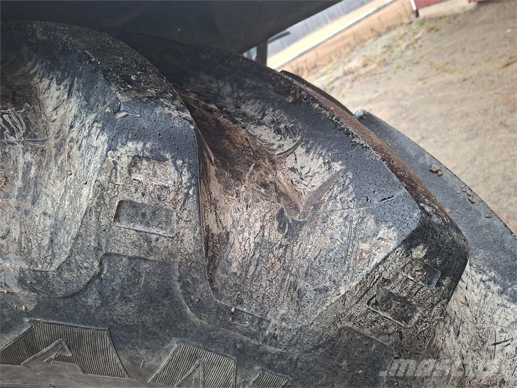 Valtra T154 Versu Traktorit