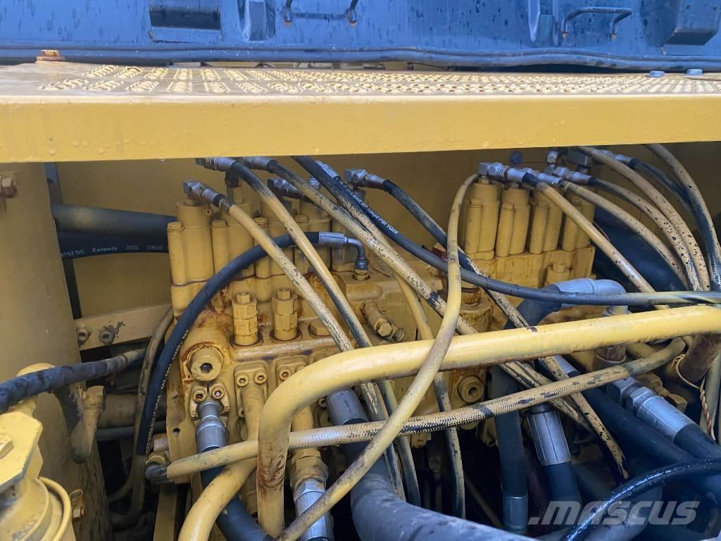 CAT 320 C L Telakaivukoneet