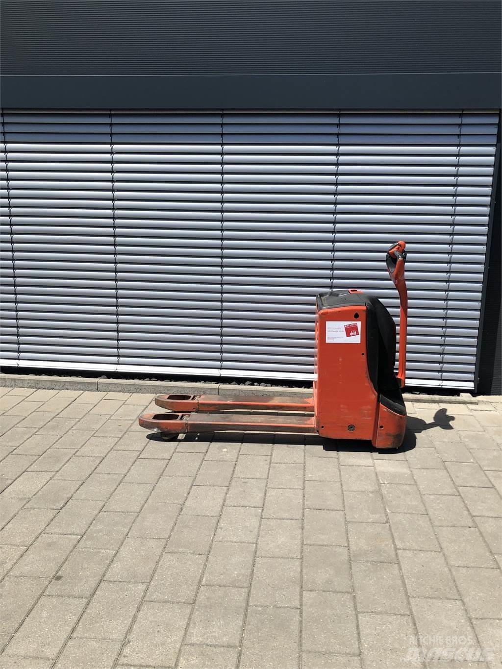 Linde T16 Lavansiirtotrukit