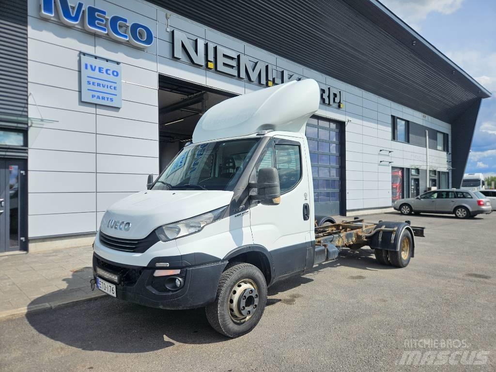Iveco Daily 70C17 Jakeluautot