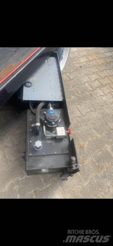 SkyJack SJ III 3226 Saksilavat