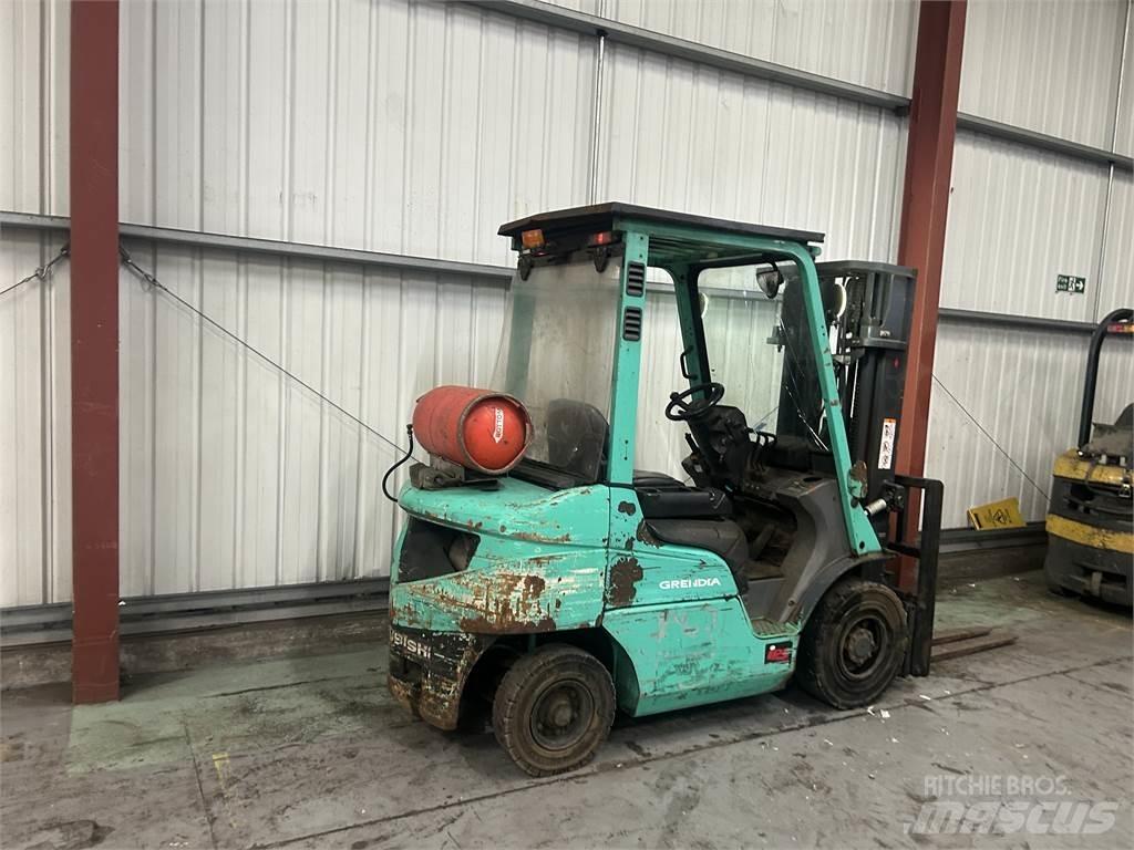 Mitsubishi FG25NT Nestekaasutrukit