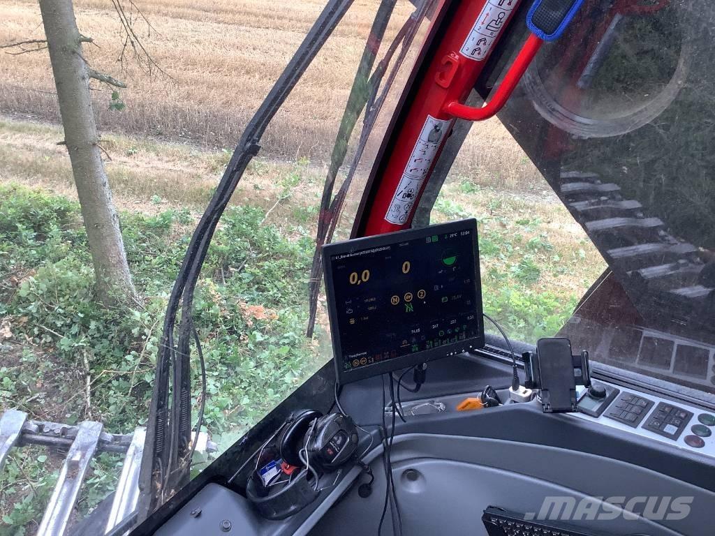 Komatsu 951 Harvesterit