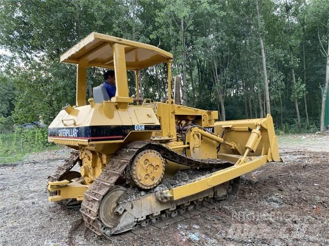 CAT D5H Telaketjupuskutraktorit