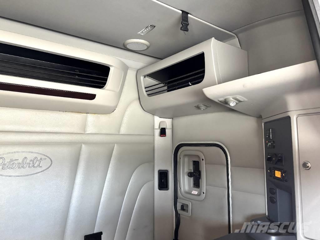 Peterbilt 567 Vetopöytäautot