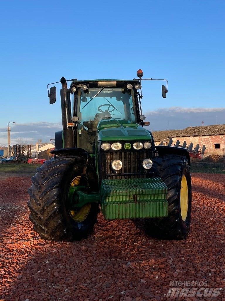John Deere 8230 Traktorit
