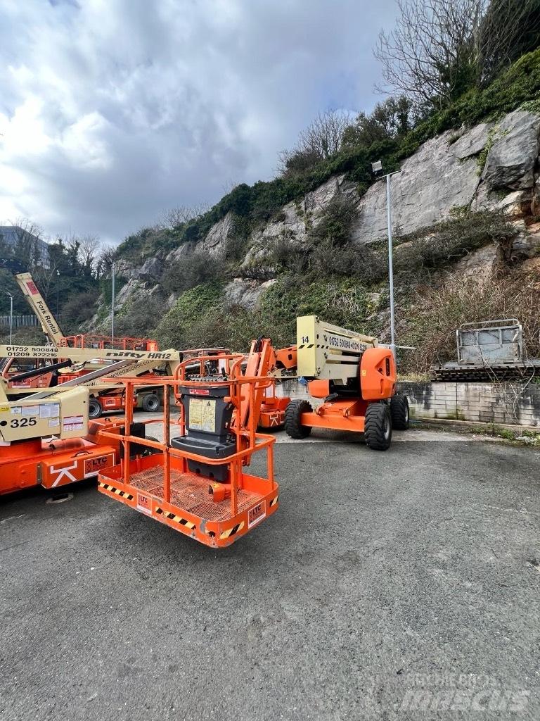 JLG AJ450 Kuukulkijat