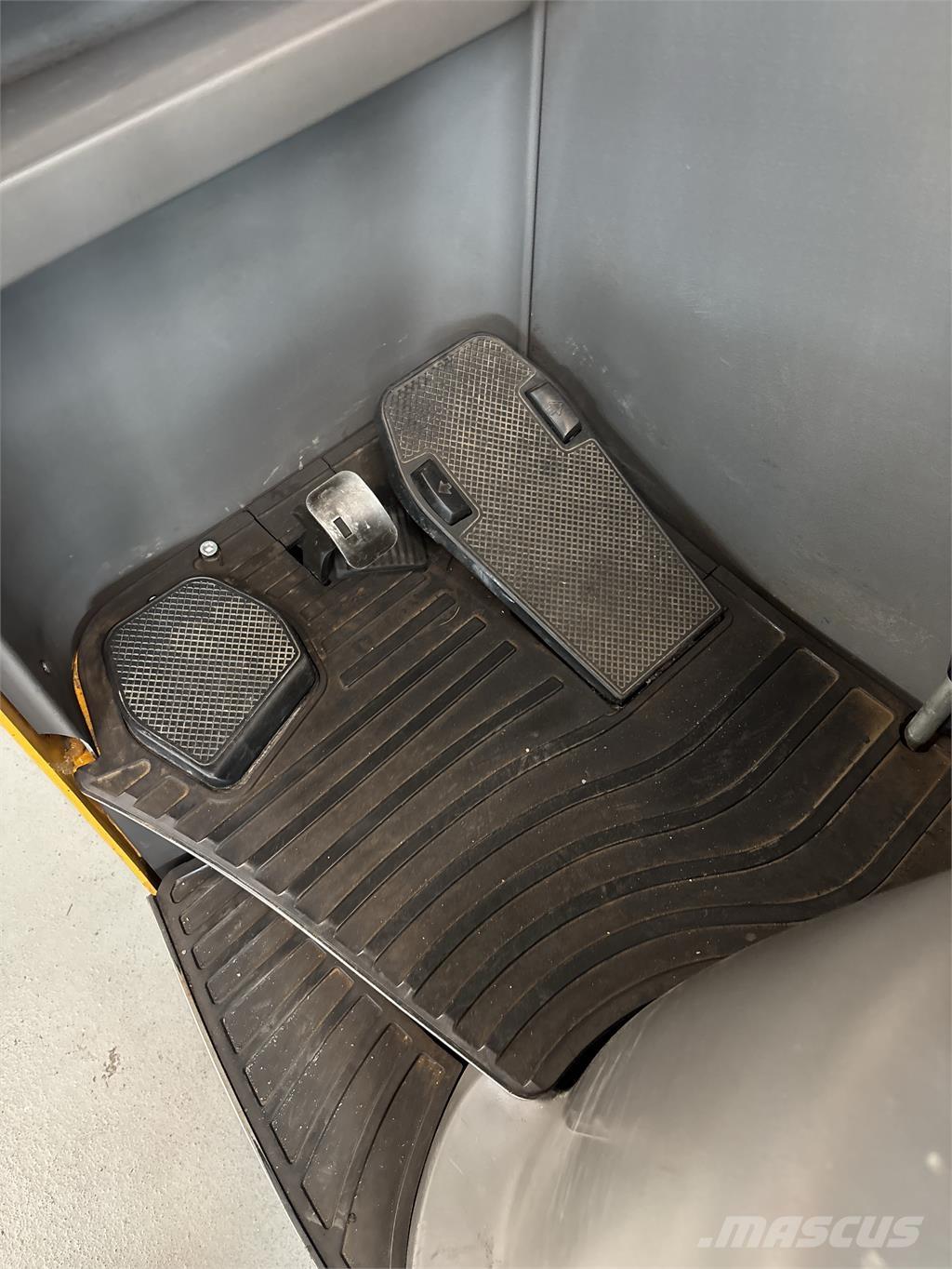 Atlet UMS200 Työntömastotrukit