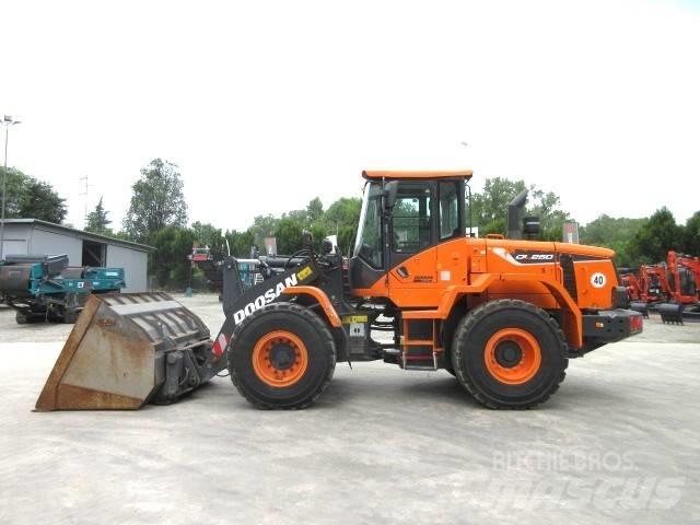 Doosan DL250-5 Pyöräkuormaajat
