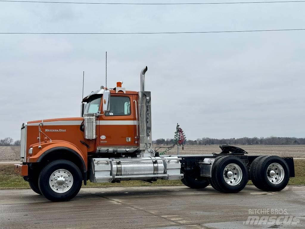 Western Star 4900 Vetopöytäautot