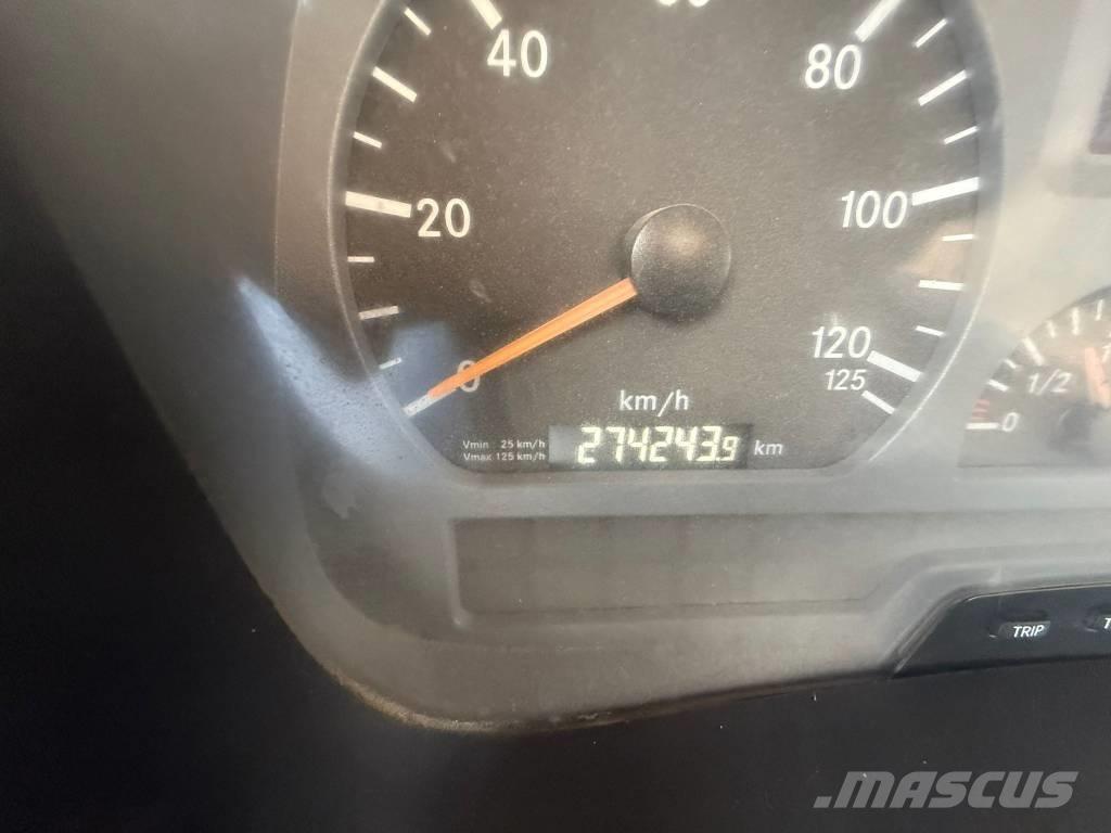 Mercedes-Benz 1833 Koukkulava kuorma-autot