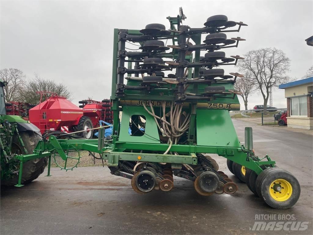 John Deere 750A 6m Tarkkuuskylvökoneet