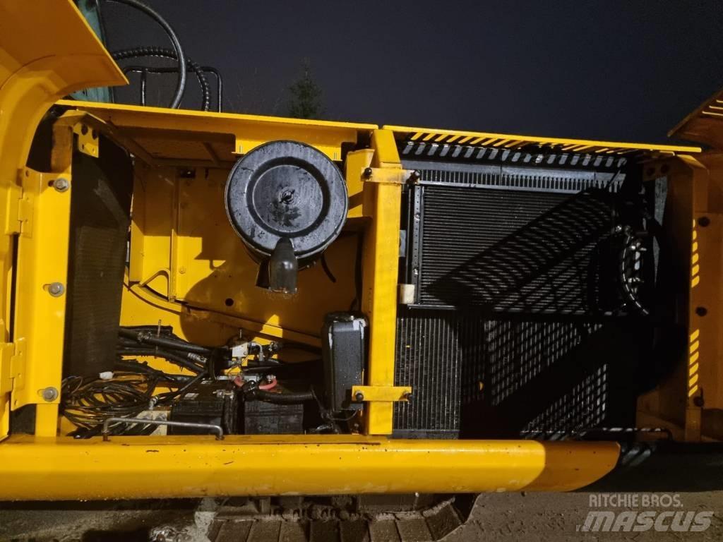 JCB JS 210 LC Telakaivukoneet