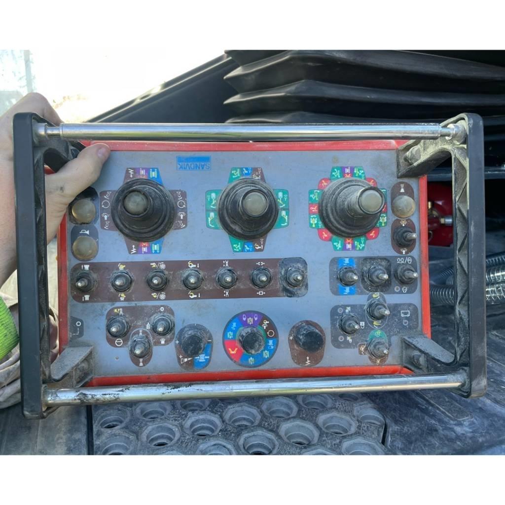 Sandvik DX800i Avolouhintaporauslaitteet