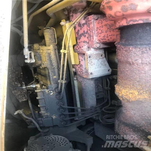 CAT D 7 R Telaketjupuskutraktorit