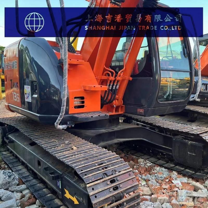 Hitachi ZX 135 Telakaivukoneet