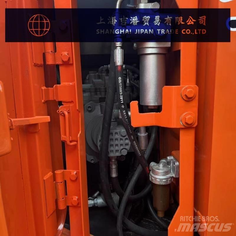 Hitachi ZX 135 Telakaivukoneet
