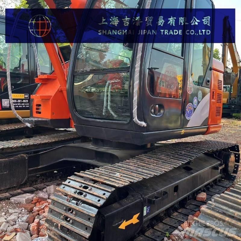 Hitachi ZX 135 Telakaivukoneet