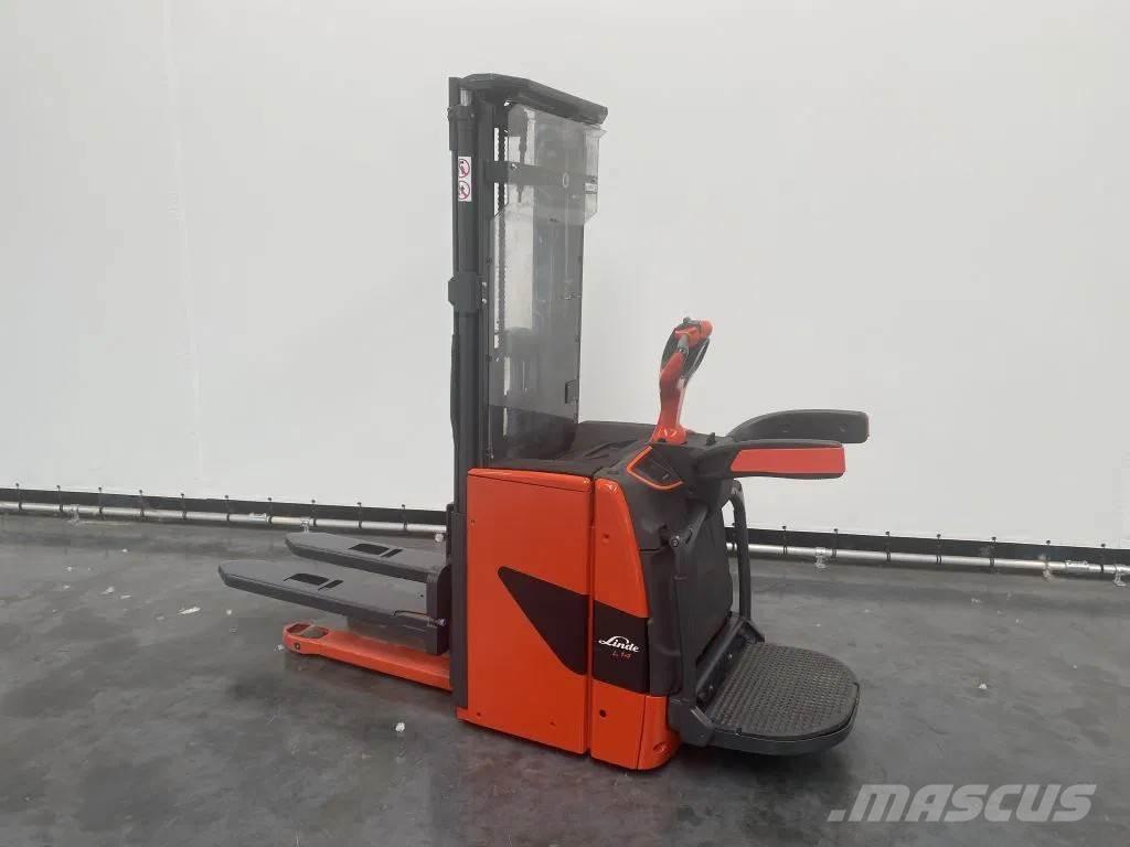 Linde L 14 AP Käyden ajettavat pinoamistrukit