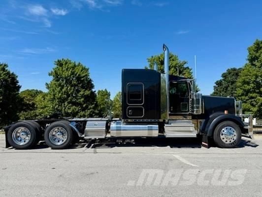 Kenworth W 900 Vetopöytäautot