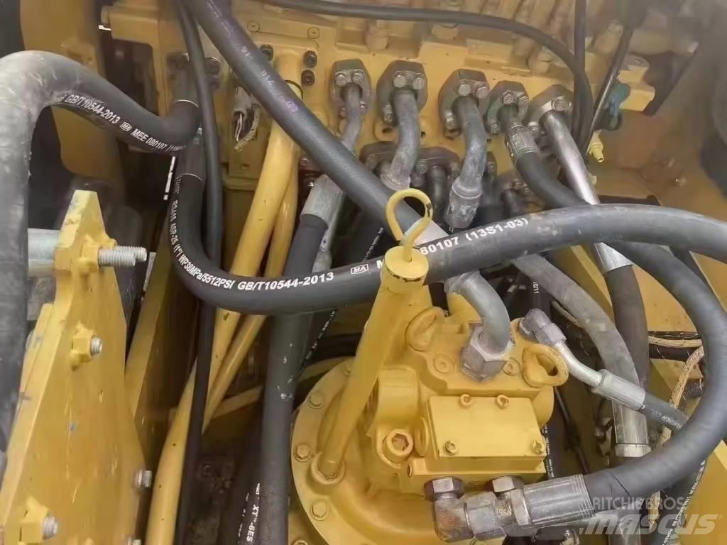 CAT 320 D Telakaivukoneet