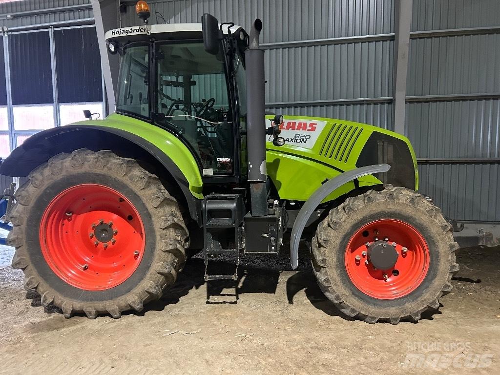 CLAAS 820 Traktorit