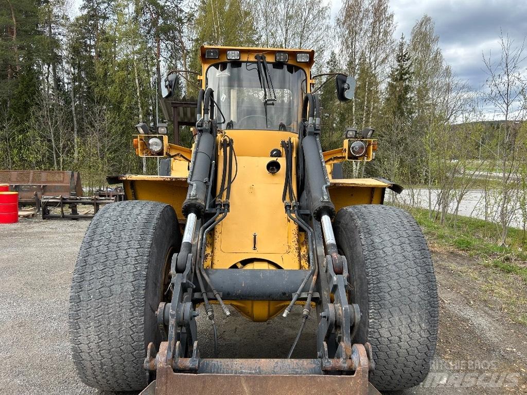 Volvo L 120 Pyöräkuormaajat