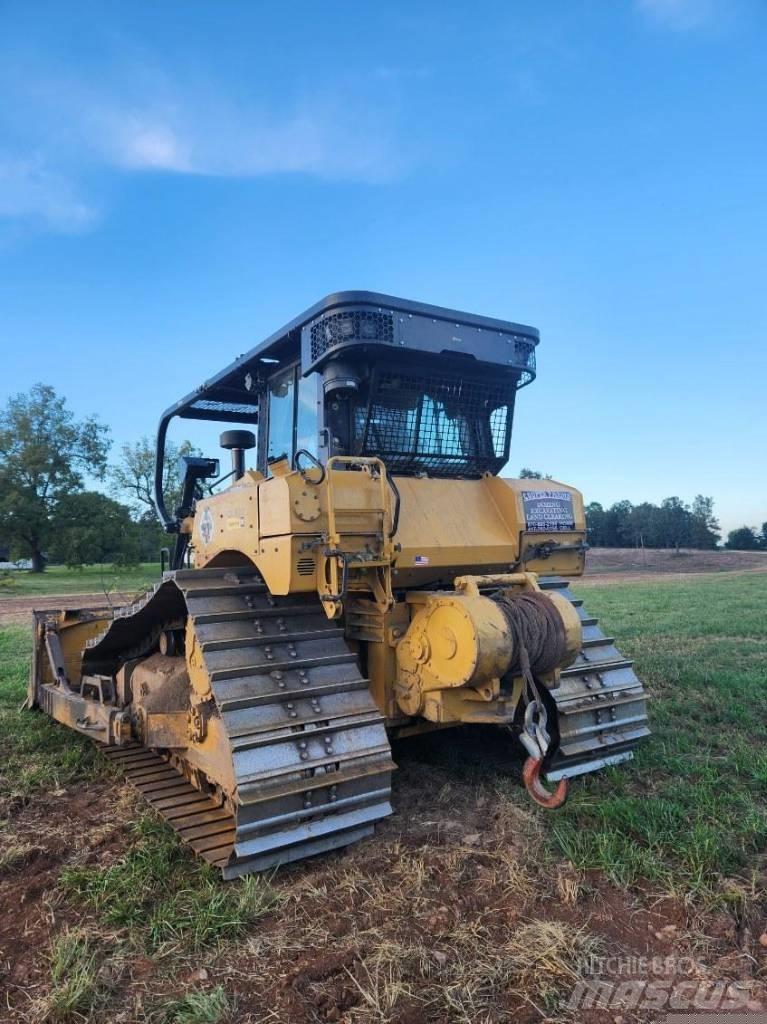 CAT D 6 Telaketjupuskutraktorit