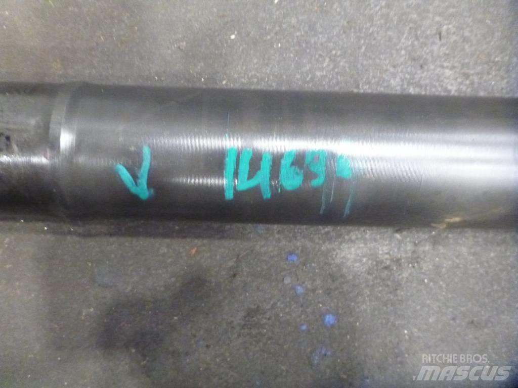  Drivaxel Volvo L180H Akselit
