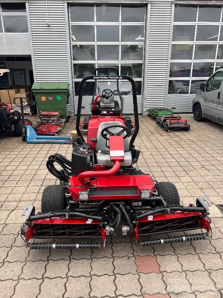 Toro Reelmaster3100D Seisten ajettavat leikkurit