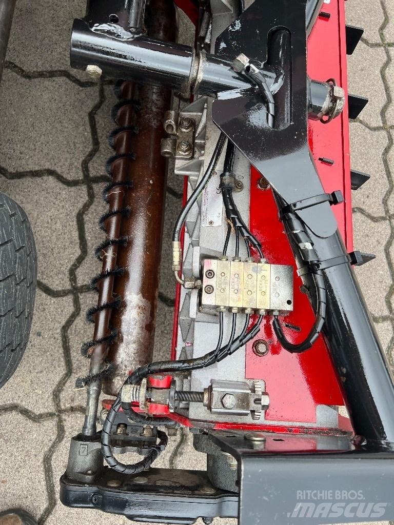 Toro Reelmaster3100D Seisten ajettavat leikkurit