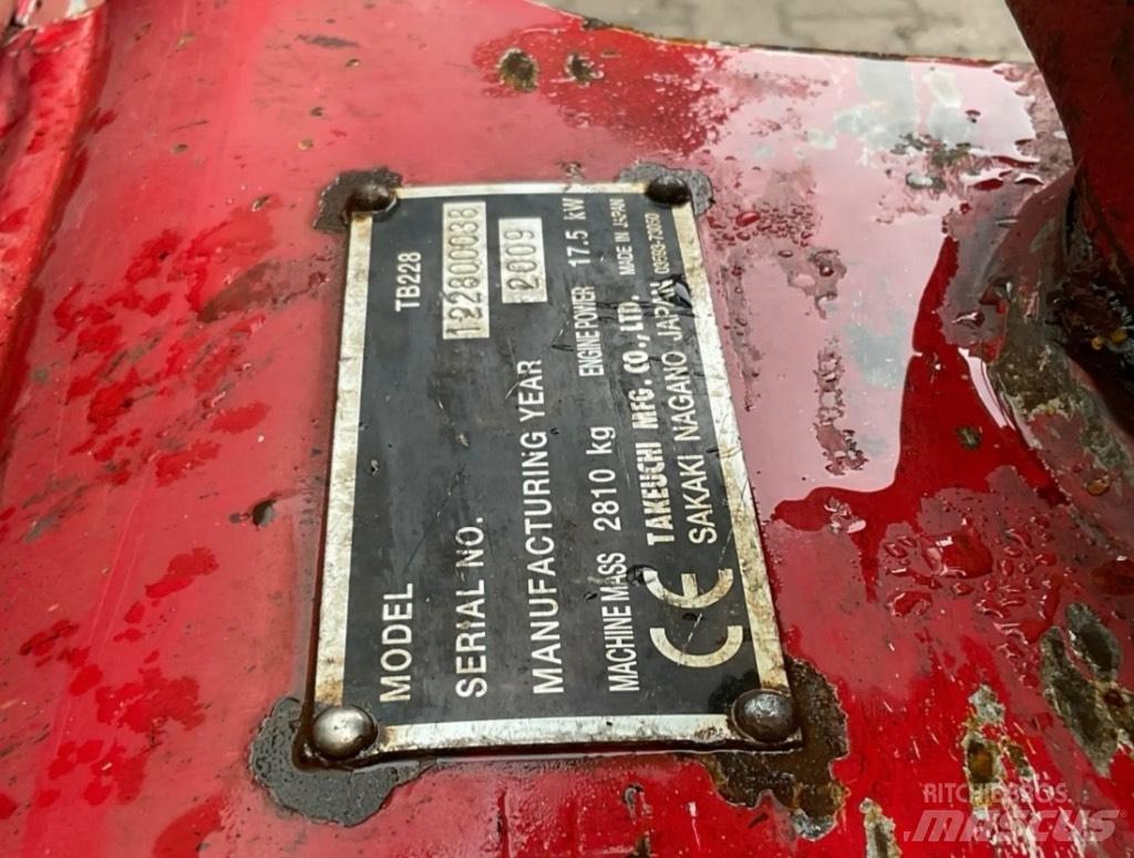Takeuchi TB228 Minikaivukoneet < 7t