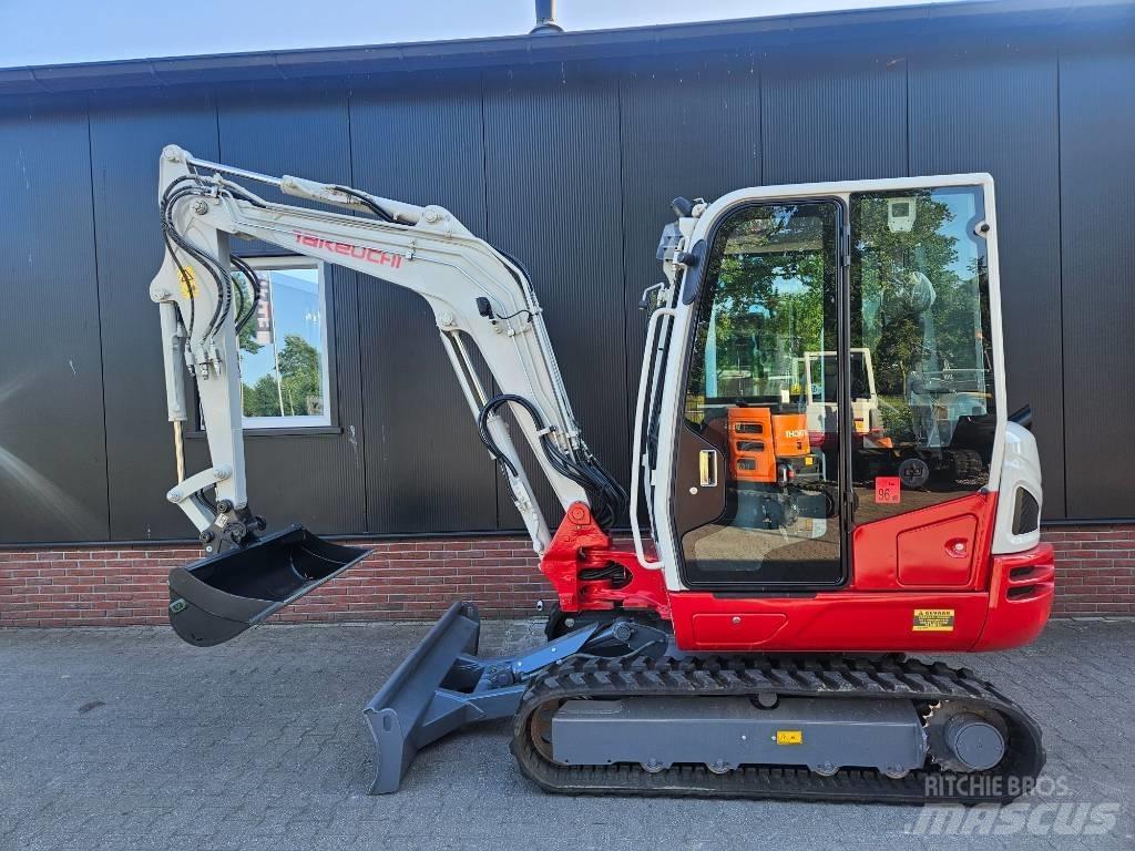 Takeuchi TB 240 Minikaivukoneet < 7t