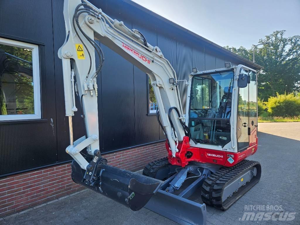 Takeuchi TB 240 Minikaivukoneet < 7t